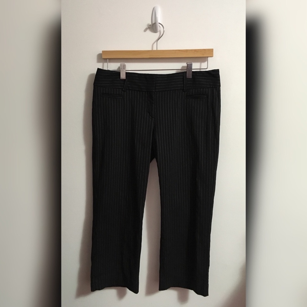 Black Pinstripe Express Capri Pants Size 6